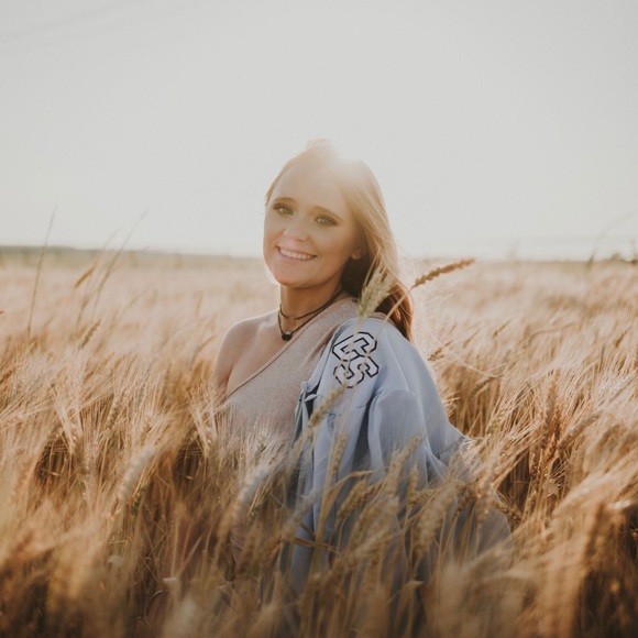 Meet your Posher, Lindsey - Picture 1 of 1